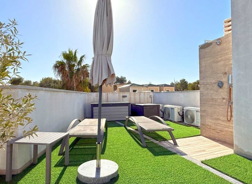 3 bedroom Villa for sale in Orihuela Costa with pool - € 475,000 (Ref: 9617129)