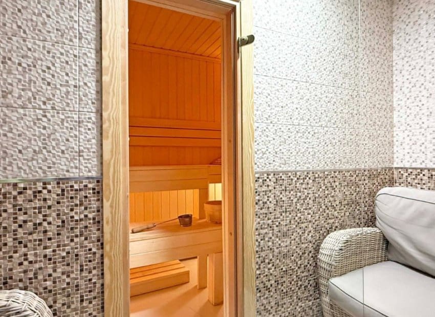 3 bedroom Villa for sale in Orihuela Costa with pool - € 475,000 (Ref: 9617129)