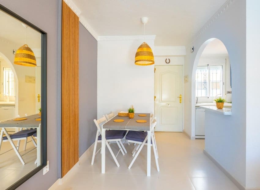 2 bedroom Terraced Villa for sale in Algorfa with pool - € 155,000 (Ref: 9617130)