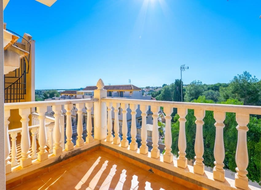 2 bedroom Terraced Villa for sale in Algorfa with pool - € 155,000 (Ref: 9617130)