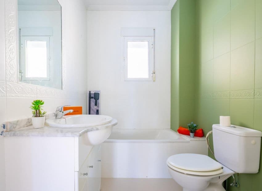 2 bedroom Terraced Villa for sale in Algorfa with pool - € 155,000 (Ref: 9617130)