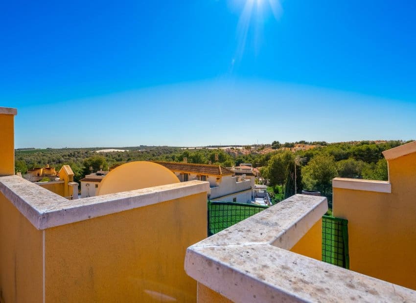 2 bedroom Terraced Villa for sale in Algorfa with pool - € 155,000 (Ref: 9617130)