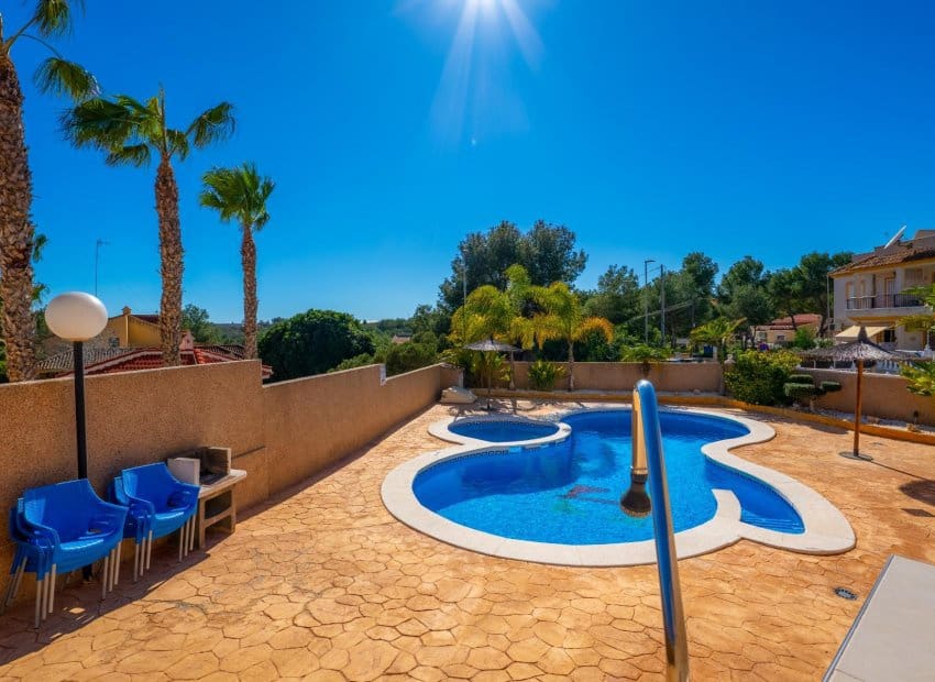 2 bedroom Terraced Villa for sale in Algorfa with pool - € 155,000 (Ref: 9617130)