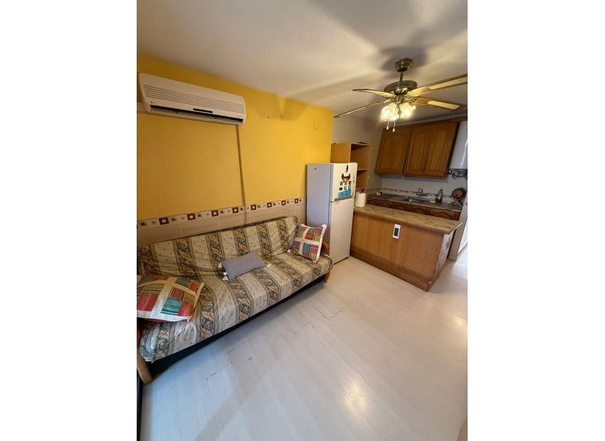 Apartamento de 2 habitaciones en Cabo Cervera en venta - 130.000 € (Ref: 9617131)