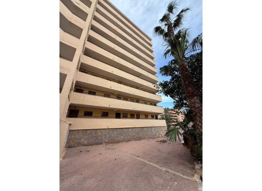 Apartamento de 2 habitaciones en Cabo Cervera en venta - 130.000 € (Ref: 9617131)