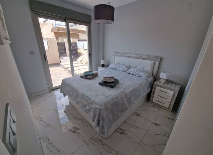 5 makuuhuone Huvila myytävänä paikassa Villamartin mukana uima-altaan - 380 000 € (Ref: 9617132)