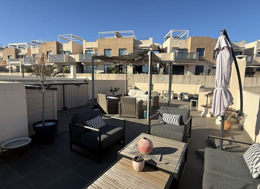 3 sovrum Villa till salu i La Zenia med pool - 499 999 € (Ref: 9617133)