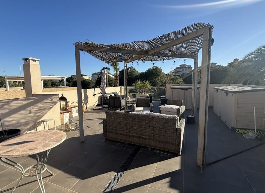 3 sovrum Villa till salu i La Zenia med pool - 499 999 € (Ref: 9617133)