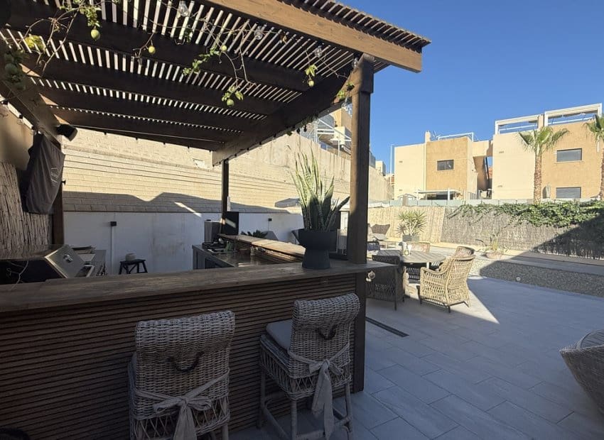 3 sovrum Villa till salu i La Zenia med pool - 499 999 € (Ref: 9617133)