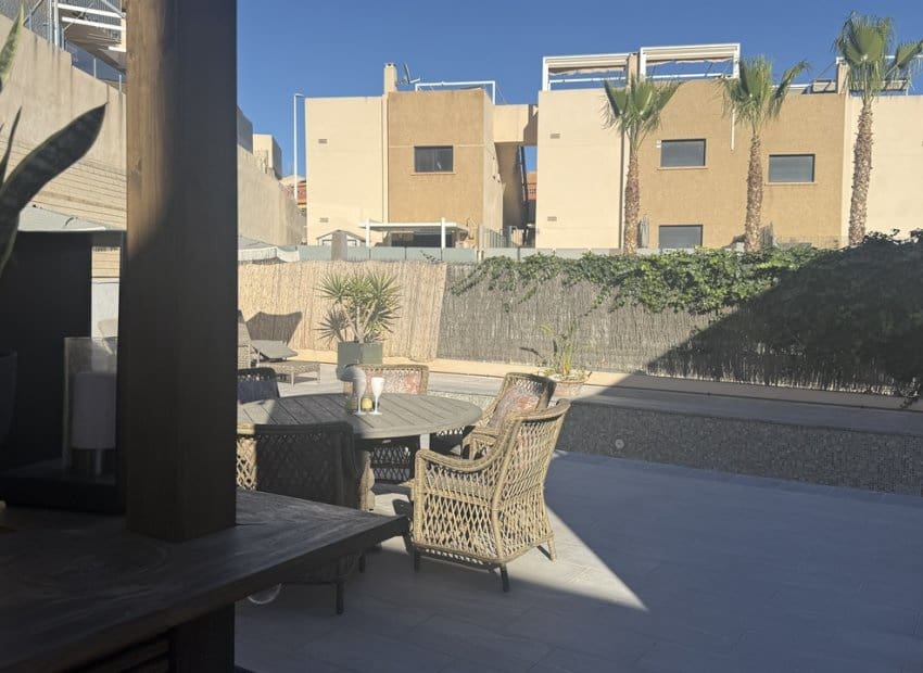 3 sovrum Villa till salu i La Zenia med pool - 499 999 € (Ref: 9617133)