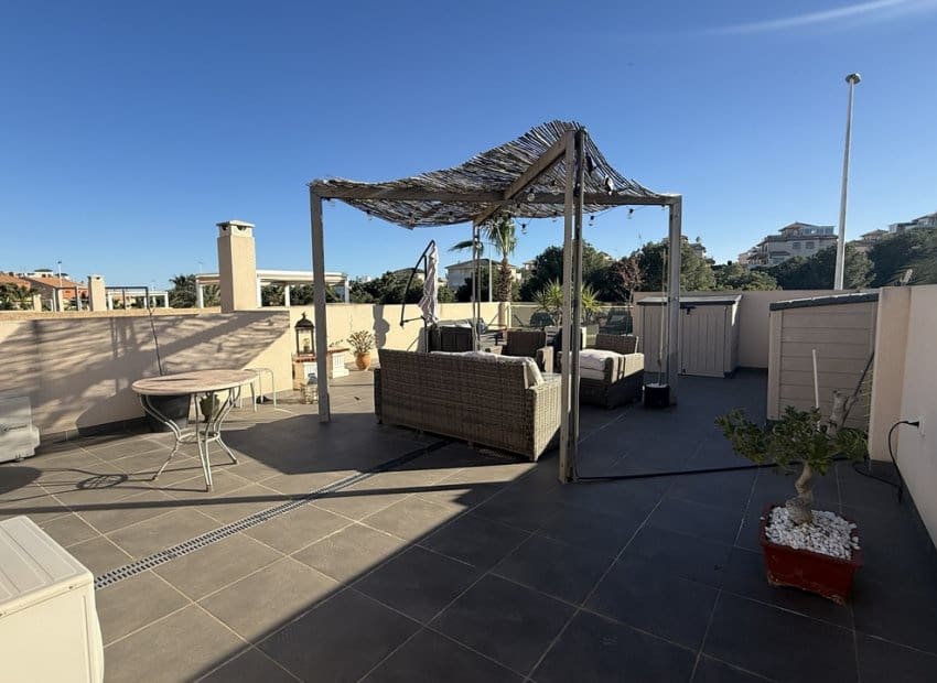 3 sovrum Villa till salu i La Zenia med pool - 499 999 € (Ref: 9617133)