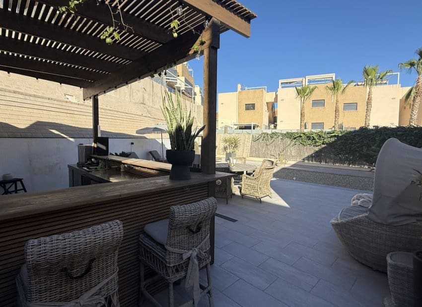 3 sovrum Villa till salu i La Zenia med pool - 499 999 € (Ref: 9617133)