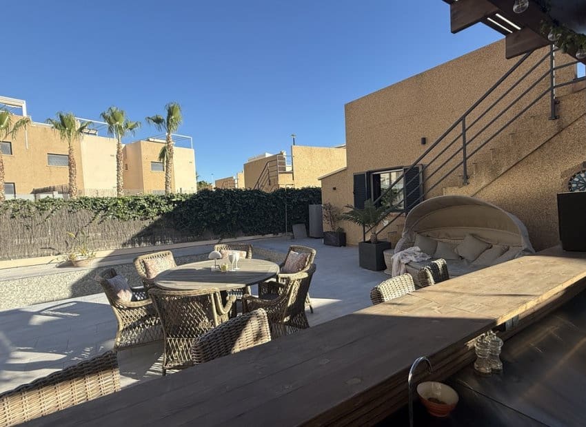 3 sovrum Villa till salu i La Zenia med pool - 499 999 € (Ref: 9617133)