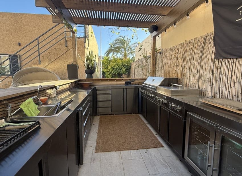 3 sovrum Villa till salu i La Zenia med pool - 499 999 € (Ref: 9617133)