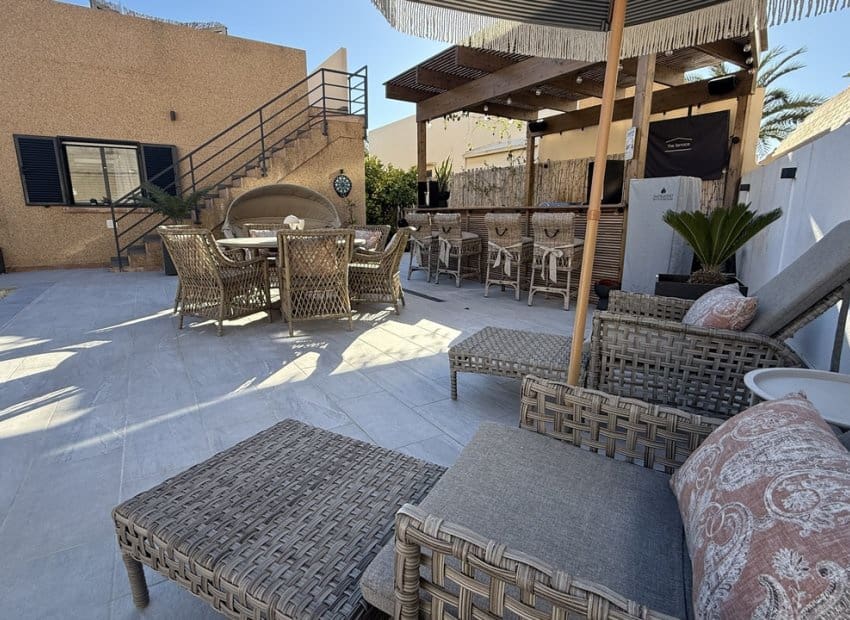 3 sovrum Villa till salu i La Zenia med pool - 499 999 € (Ref: 9617133)