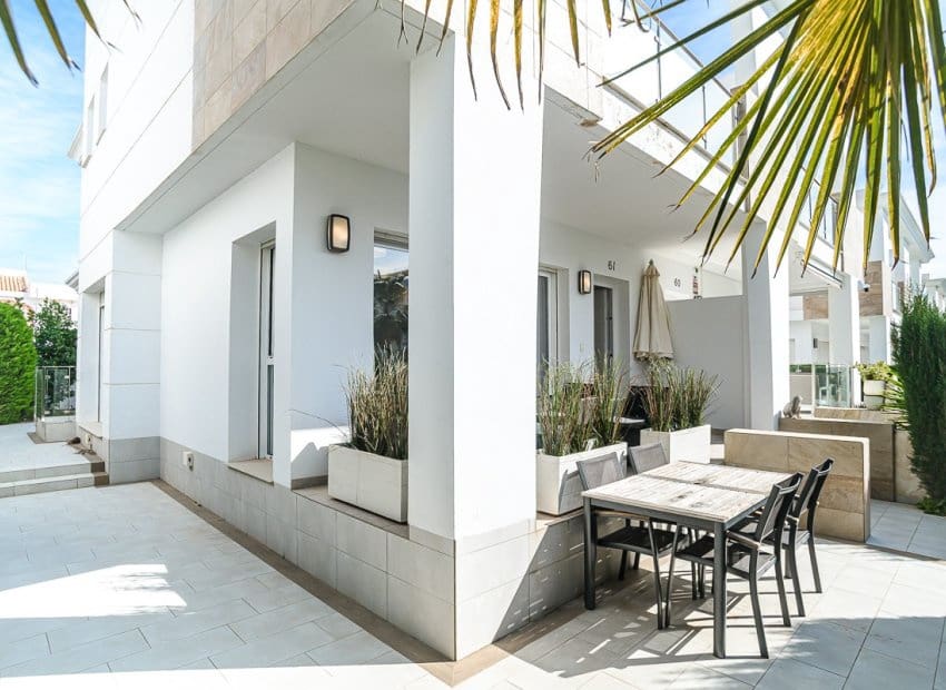 3 bedroom Semi-detached Villa for sale in Ciudad Quesada with pool - € 405,000 (Ref: 9617134)