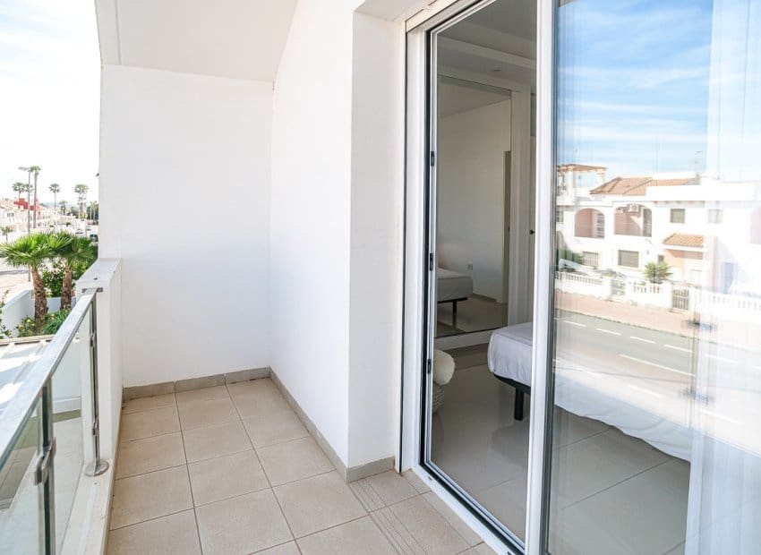 3 bedroom Semi-detached Villa for sale in Ciudad Quesada with pool - € 405,000 (Ref: 9617134)