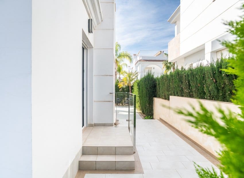 3 bedroom Semi-detached Villa for sale in Ciudad Quesada with pool - € 405,000 (Ref: 9617134)