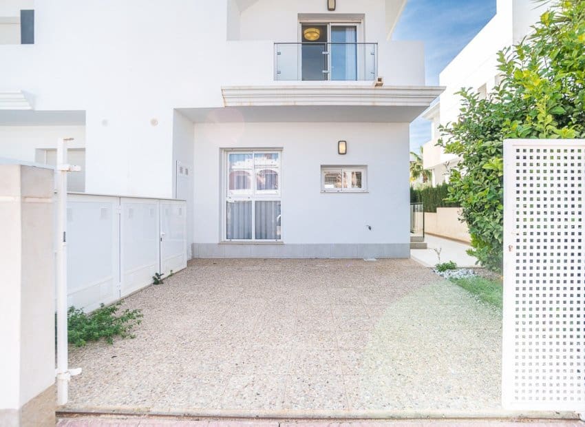 3 bedroom Semi-detached Villa for sale in Ciudad Quesada with pool - € 405,000 (Ref: 9617134)