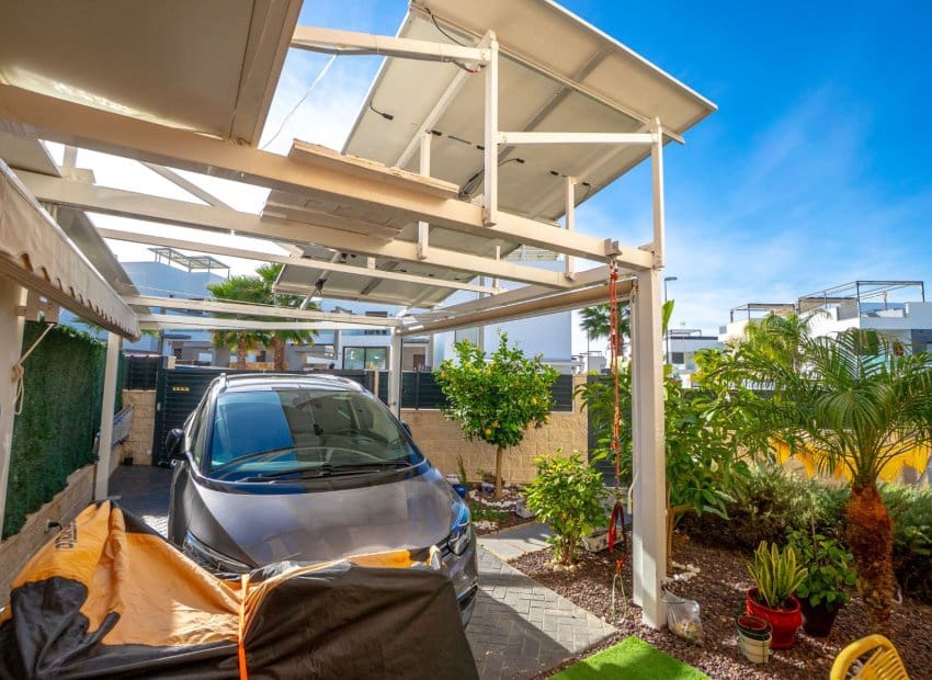 2 soveværelse Villa til salg i Benijofar med swimmingpool - € 349.000 (Ref: 9617137)