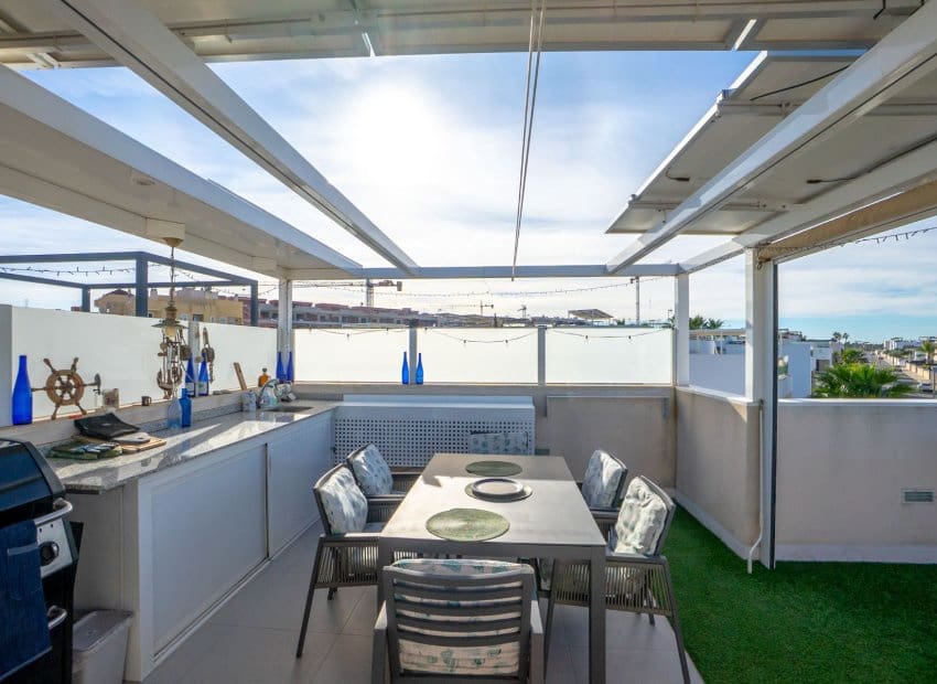 2 soveværelse Villa til salg i Benijofar med swimmingpool - € 349.000 (Ref: 9617137)