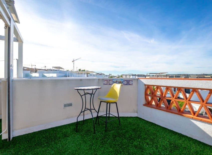 2 soveværelse Villa til salg i Benijofar med swimmingpool - € 349.000 (Ref: 9617137)