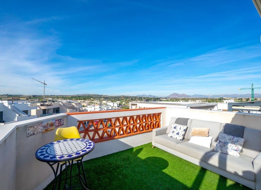 2 soveværelse Villa til salg i Benijofar med swimmingpool - € 349.000 (Ref: 9617137)