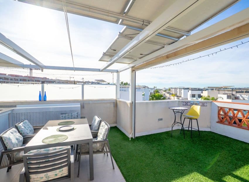 2 soveværelse Villa til salg i Benijofar med swimmingpool - € 349.000 (Ref: 9617137)