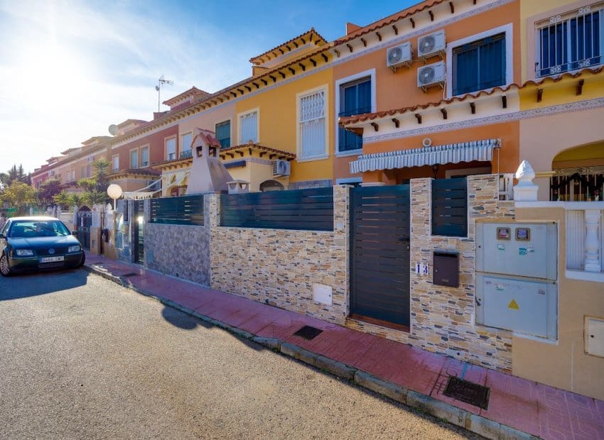 2 soveværelse Rækkehus til salg i La Torreta - € 160.000 (Ref: 9622007)