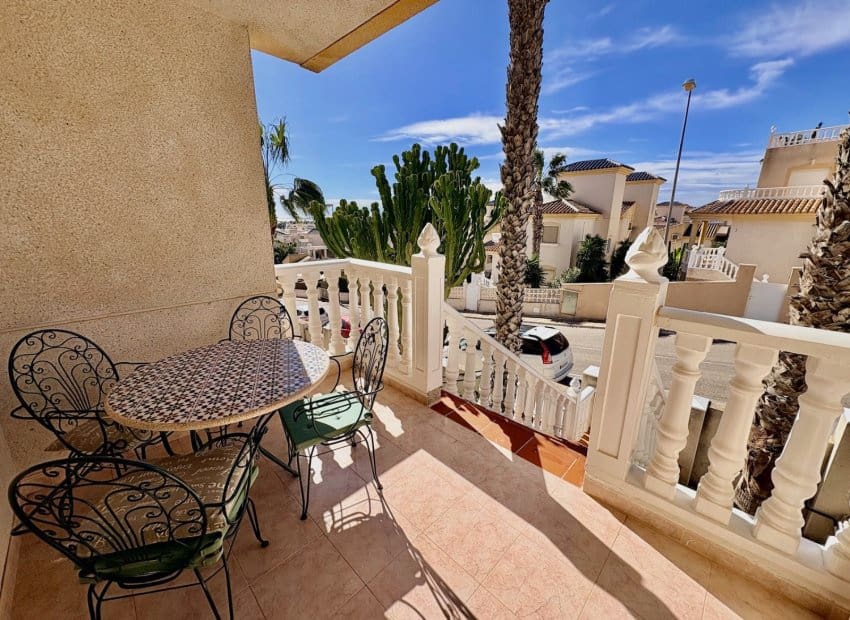 2 soverom Rekkehus til salgs i Filipinas med svømmebasseng - € 245 000 (Ref: 9623235)