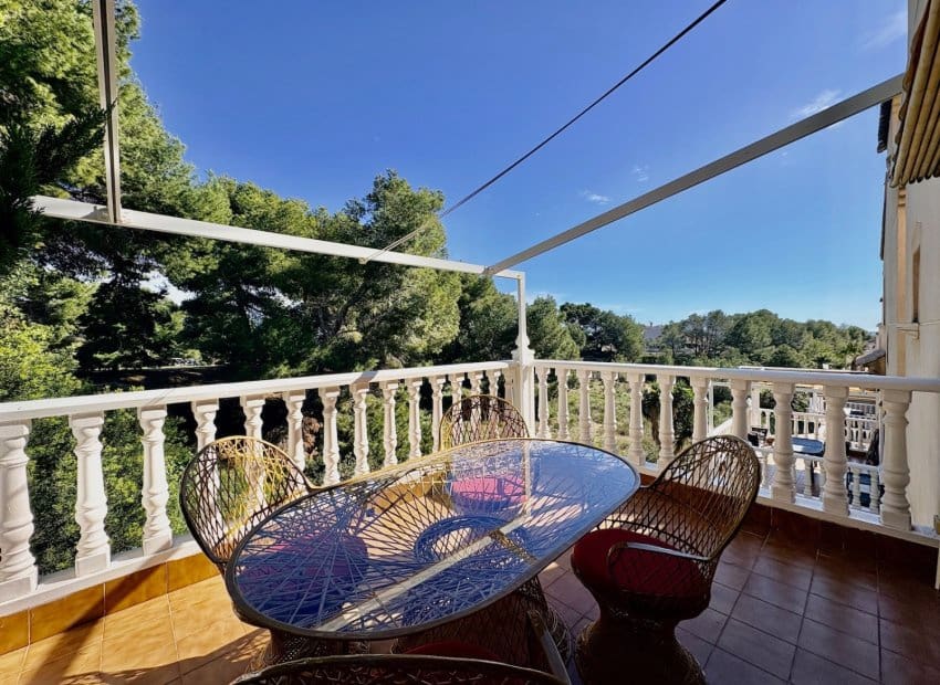 2 soverom Rekkehus til salgs i Filipinas med svømmebasseng - € 245 000 (Ref: 9623235)