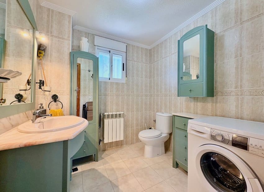 2 soverom Rekkehus til salgs i Filipinas med svømmebasseng - € 245 000 (Ref: 9623235)