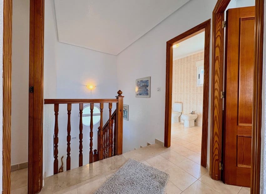 2 soverom Rekkehus til salgs i Filipinas med svømmebasseng - € 245 000 (Ref: 9623235)