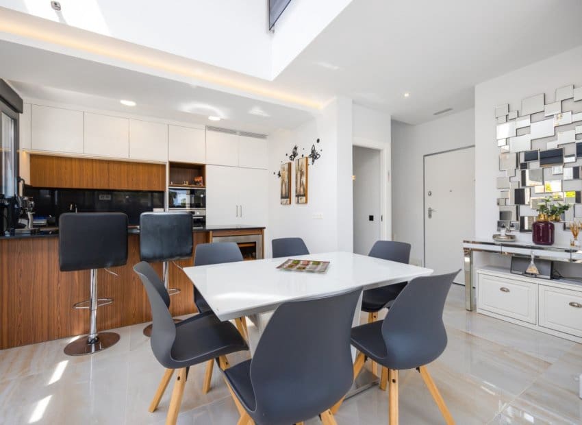 3 slaapkamer Villa te koop in Orihuela Costa met zwembad - € 850.000 (Ref: 9626377)