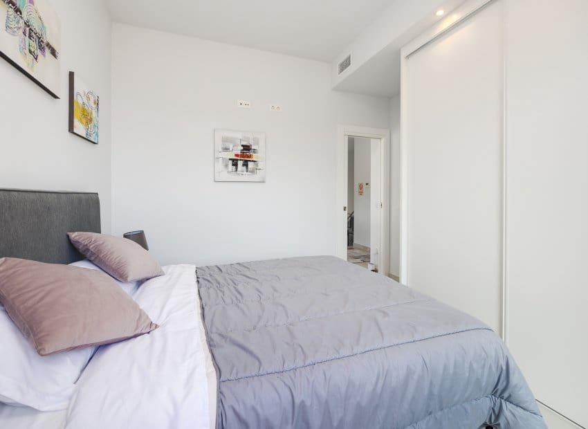 3 slaapkamer Villa te koop in Orihuela Costa met zwembad - € 850.000 (Ref: 9626377)