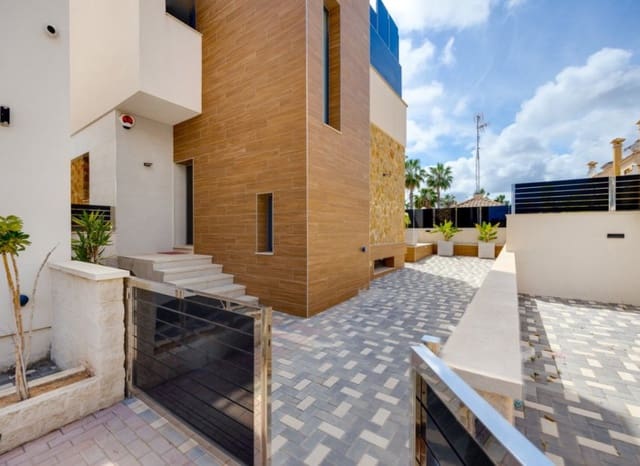 3 slaapkamer Villa te koop in Lomas de Cabo Roig - Los Dolses, Orihuela met zwembad - € 850.000 (Ref: 9626377)