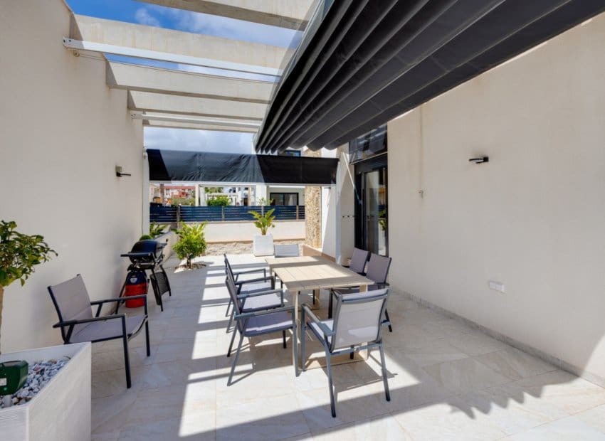 3 slaapkamer Villa te koop in Orihuela Costa met zwembad - € 850.000 (Ref: 9626377)