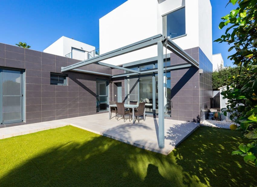 3 slaapkamer Villa te koop in Algorfa met zwembad - € 349.900 (Ref: 9626378)