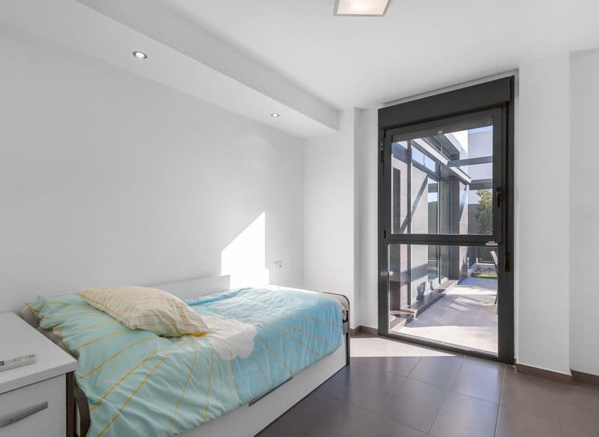 3 slaapkamer Villa te koop in Algorfa met zwembad - € 349.900 (Ref: 9626378)