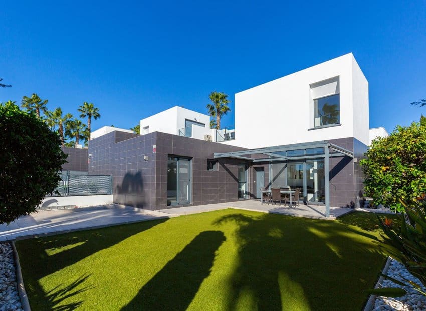 3 slaapkamer Villa te koop in Algorfa met zwembad - € 349.900 (Ref: 9626378)