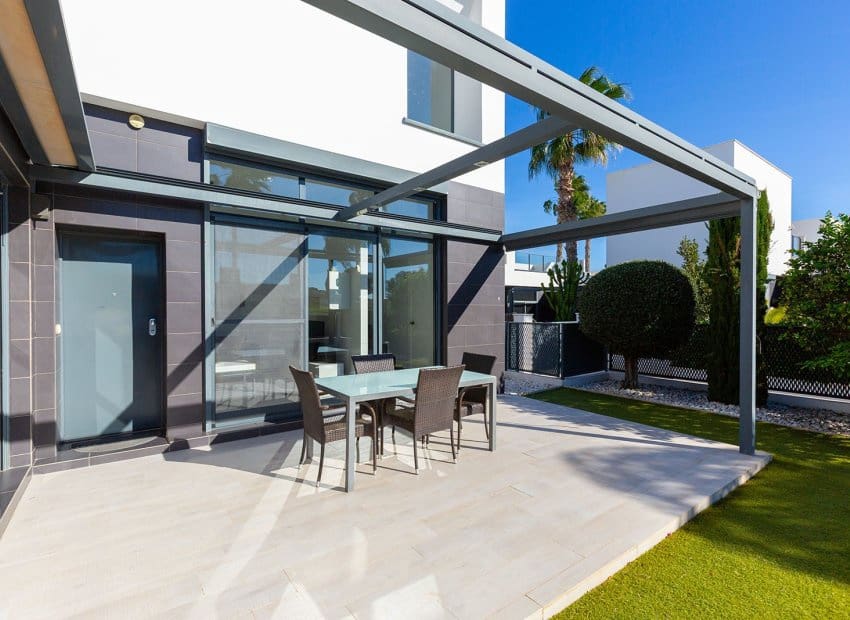 3 slaapkamer Villa te koop in Algorfa met zwembad - € 349.900 (Ref: 9626378)