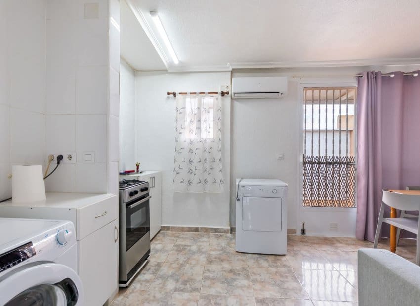 2 soveværelse Rækkehus til salg i Santiago de la Ribera med swimmingpool - € 205.000 (Ref: 9626379)