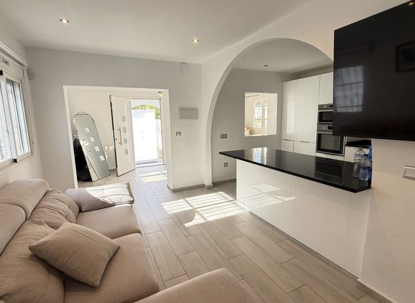 2 sovrum Villa till salu i Villamartin med pool - 255 000 € (Ref: 9626382)