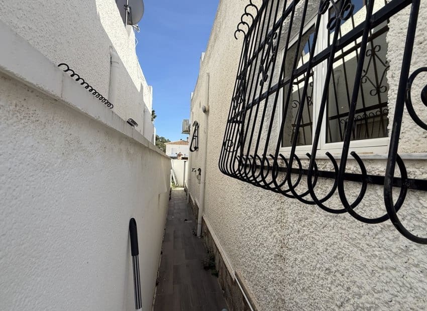 2 sovrum Villa till salu i Villamartin med pool - 255 000 € (Ref: 9626382)