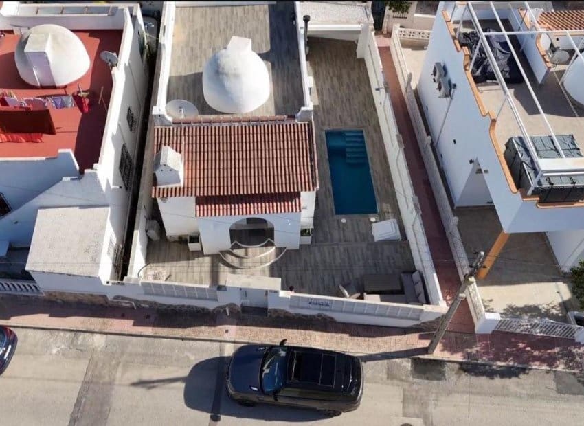 2 sovrum Villa till salu i Villamartin med pool - 255 000 € (Ref: 9626382)