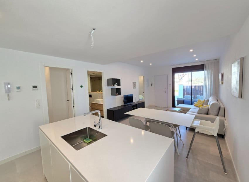 Apartamento de 2 habitaciones en Pilar de la Horadada en venta con piscina - 279.000 € (Ref: 9626609)