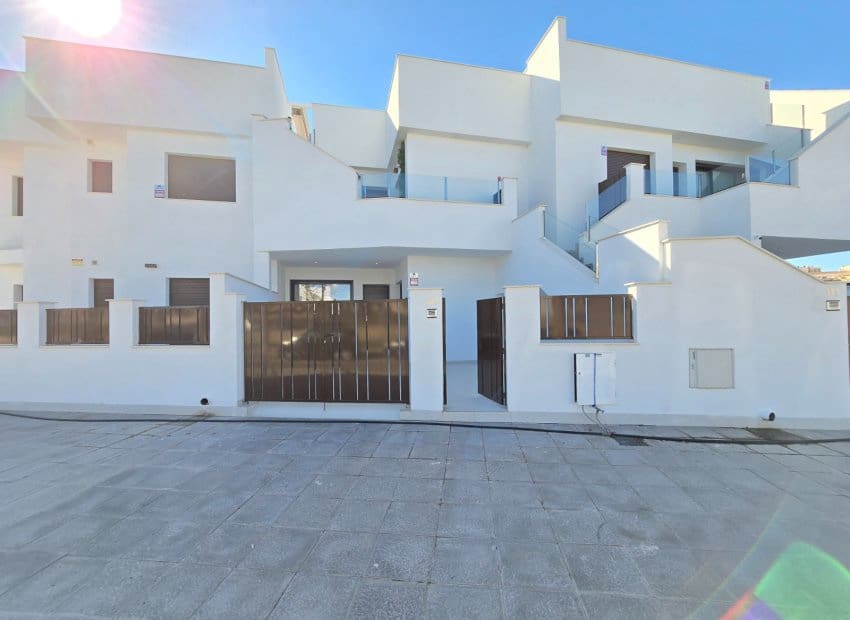 Apartamento de 2 habitaciones en Pilar de la Horadada en venta con piscina - 279.000 € (Ref: 9626609)