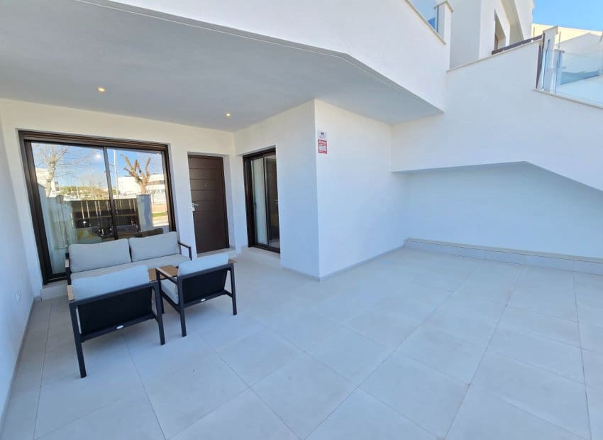 Apartamento de 2 habitaciones en Pilar de la Horadada en venta con piscina - 279.000 € (Ref: 9626609)