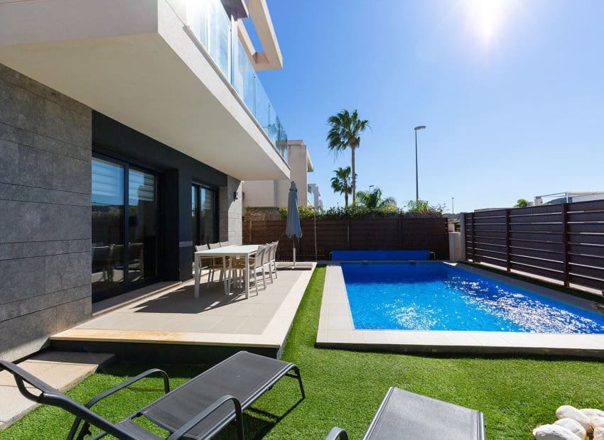 3 slaapkamer Villa te koop in Vistabella met zwembad - € 379.000 (Ref: 9631470)