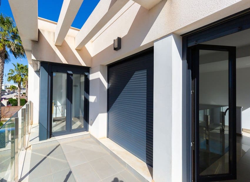 3 slaapkamer Villa te koop in Vistabella met zwembad - € 379.000 (Ref: 9631470)